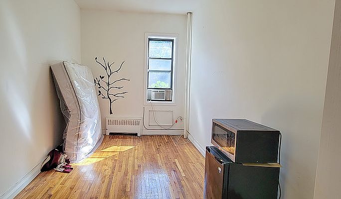 1st image of 40 W 95th St #B2