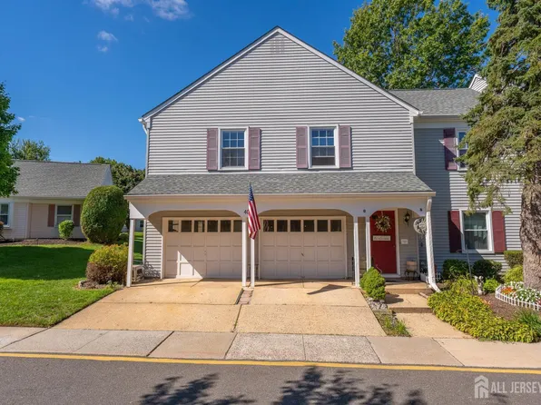 406 Oxford Ln #O, Monroe Township, NJ 08831