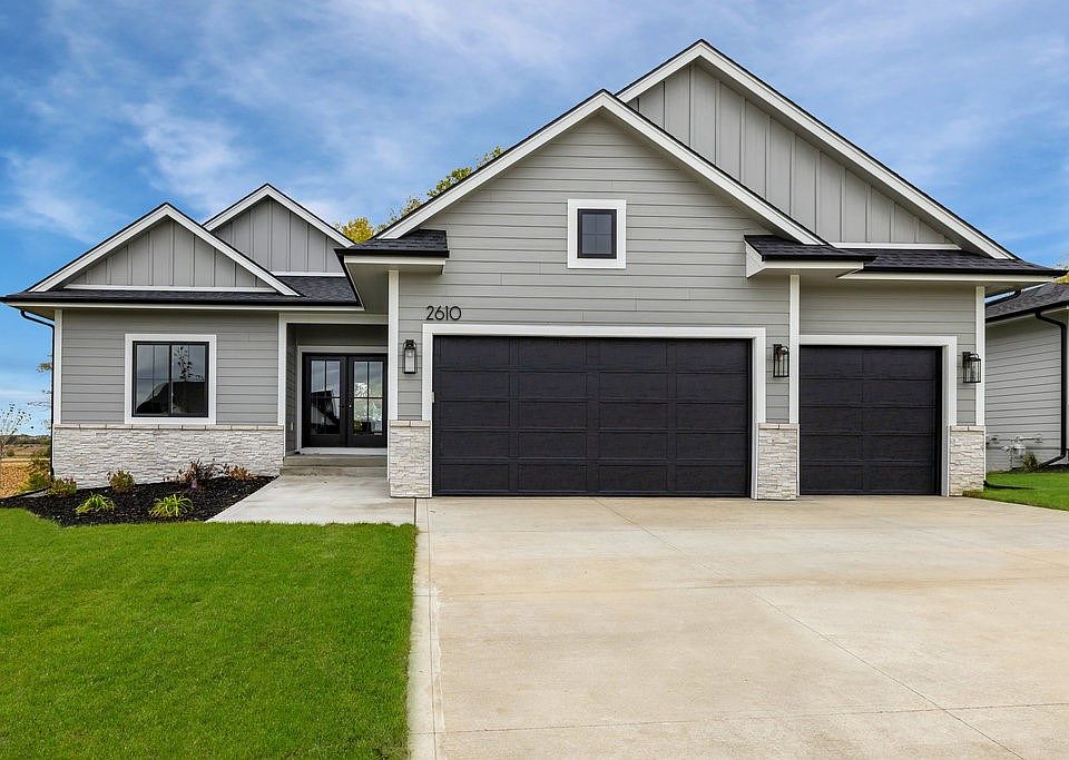 2610 Adobe Dr, Waukee, IA 50263 Zillow