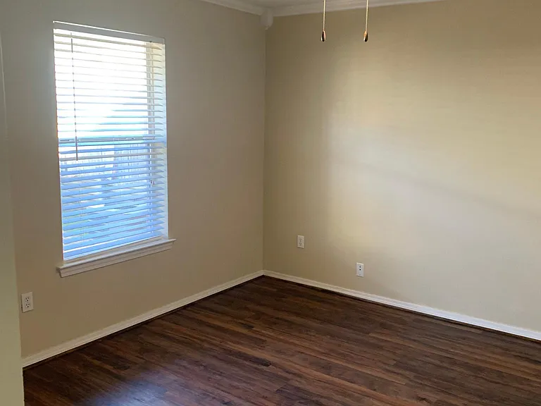 1817 Paverstone Ln — Photo 7