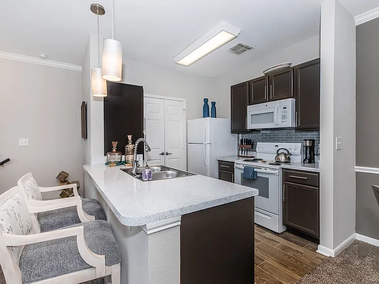 Estate Villas at Krum Apartments — Photo 36