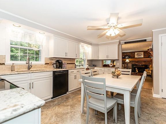 4th image of 25 Chesham Way