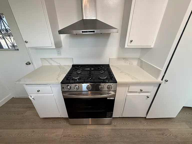 2561 Poplar Pl #1/2 — Photo 7