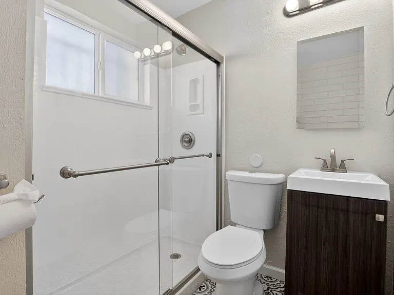 502 N 11th St #3 — Photo 11