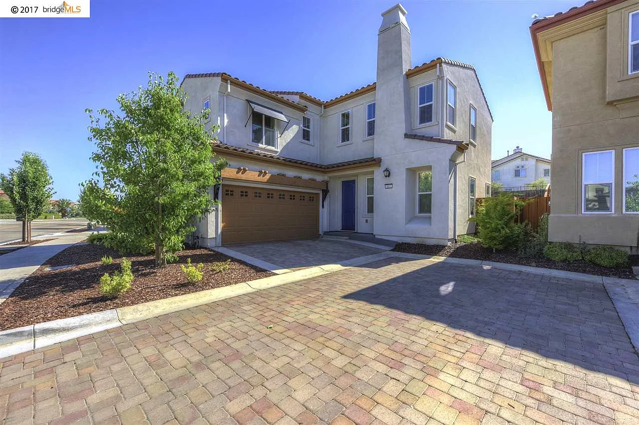 311 Cortona Way photo 1