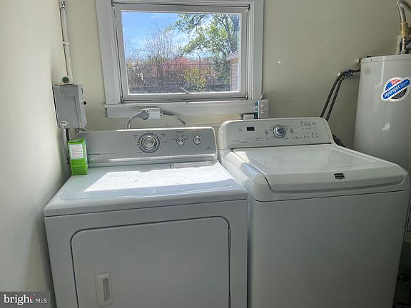 5th image of 1625 Lewis Ave