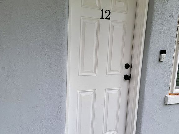 3rd image of 154 Westview Ave APT 12