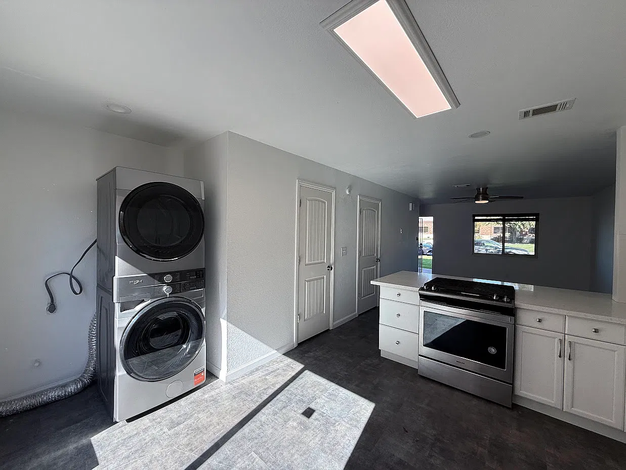 2 bed, 1.5 bath, 925 sqft, $1,845 — Photo 3