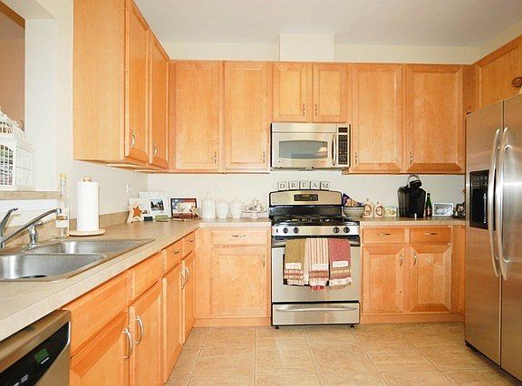 3rd image of 457 Cary Woods Cir #6-2
