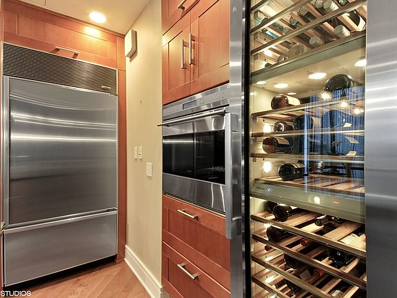 5th image of 401 N Wabash Ave Unit 42F