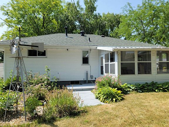 4th image of 2133 Mildred St