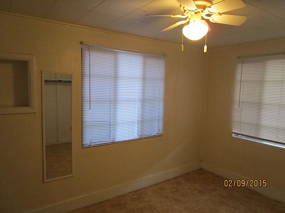 4th image of 1420 1/2 Wisteria Ave