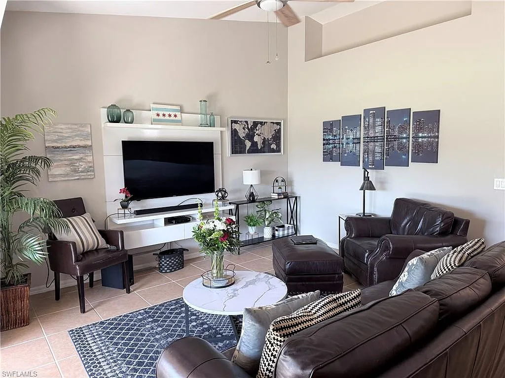 2 bed, 2.0 bath, 1232 sqft, $2,200 — Photo 3