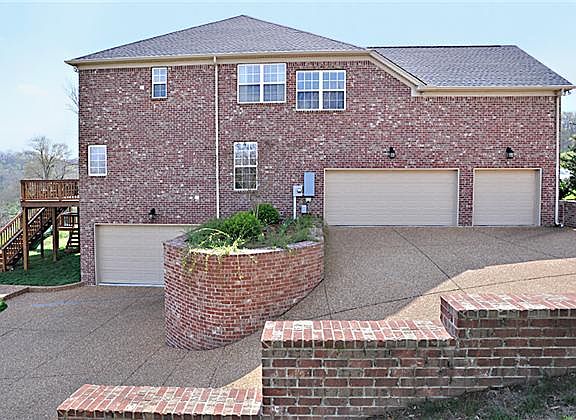 2nd image of 816 Saussy Ct