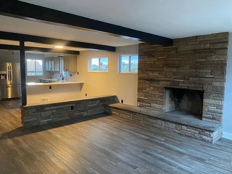 2929 Pioneer Ave — Photo 2
