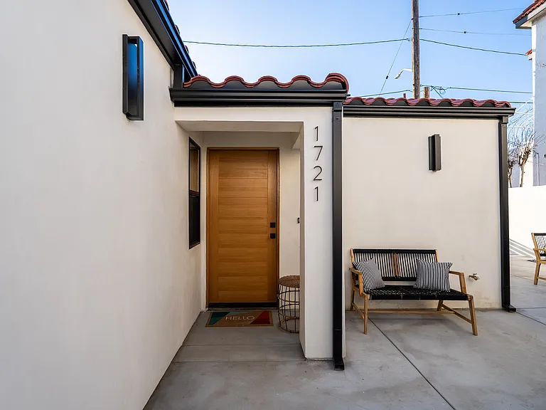 1721 Landis St — Photo 1