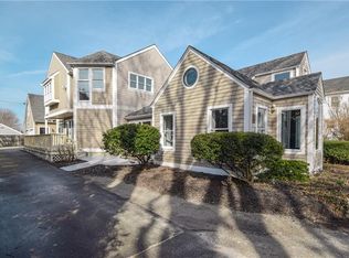 9 Phelps Rd, Middletown, RI 02842