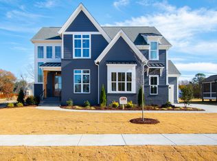 909 Shiloh Hills Dr, Fuquay Varina, NC 27526