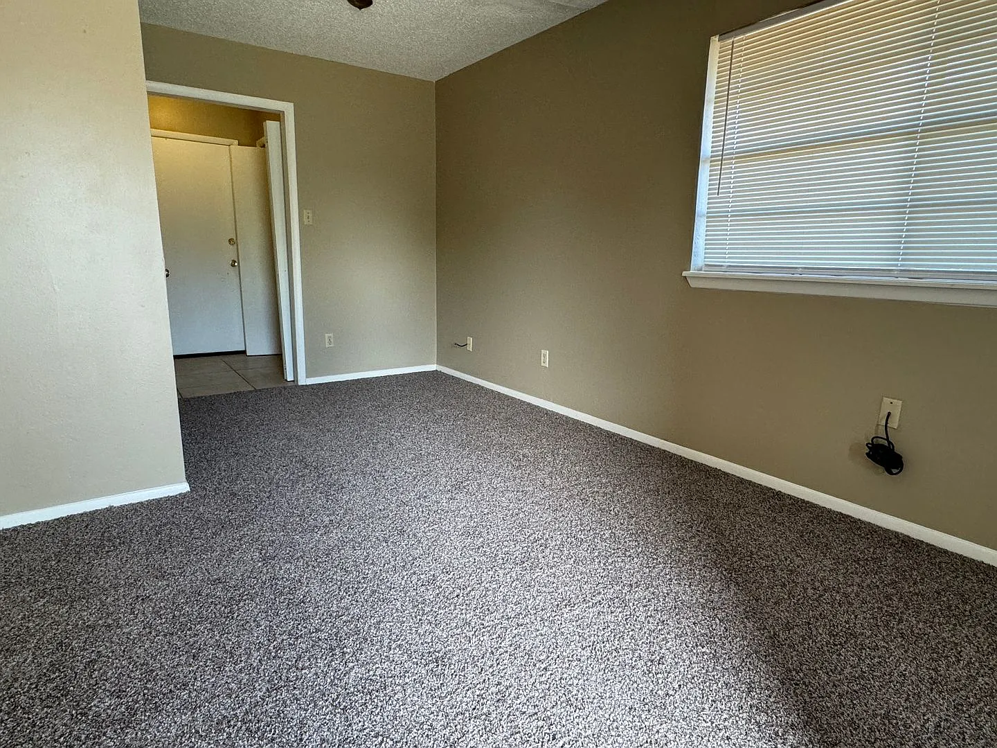 6607 NW Denver — Photo 3