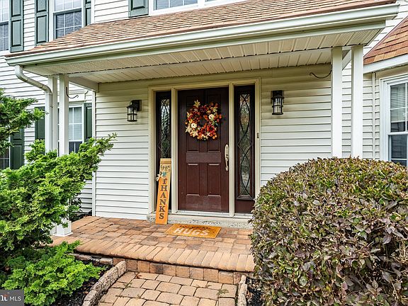 5th image of 420 Belle Ln