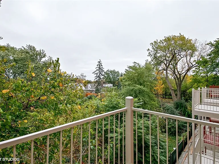 4111 N Narragansett — Photo 14