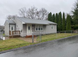 12 County St, Westport, MA 02790