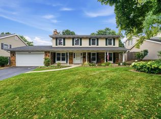 916 Stratford Ln, Downers Grove, IL 60516