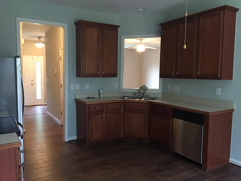 3935 Blairwood St — Photo 7