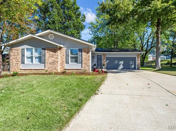 36 Longleaf Ct, Saint Charles, MO 63303