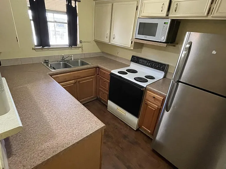 208 N Vandeveer St #4 — Photo 8