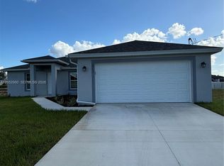 2711 20th St SW, Lehigh Acres, FL 33976