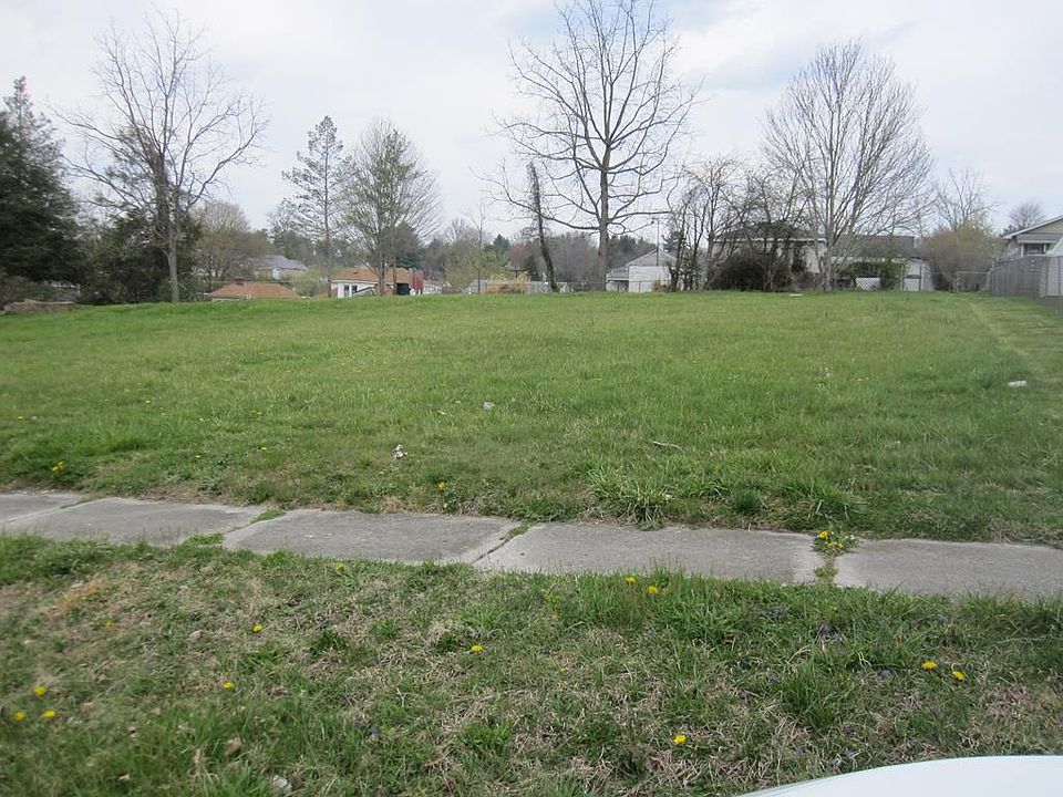 2nd image of 904 Reynolds Ave