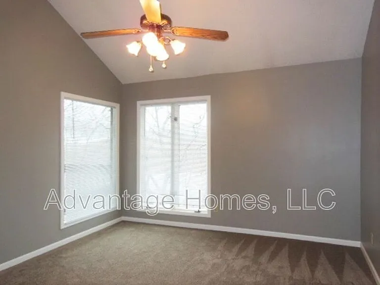 4811 Horton St — Photo 20