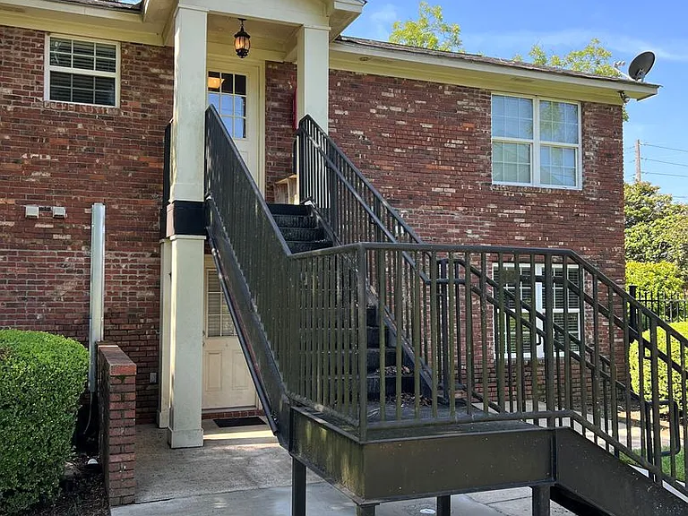 Huntingdon Apartments — Photo 35