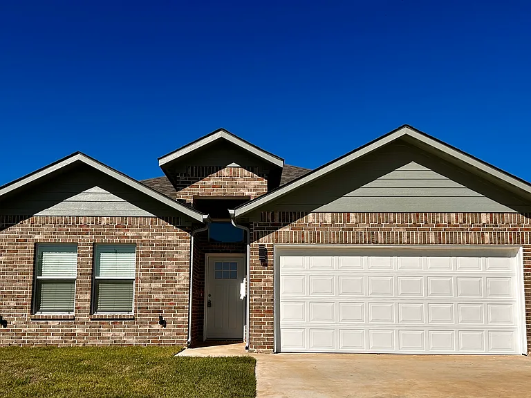 115 Rams Dr — Photo 1