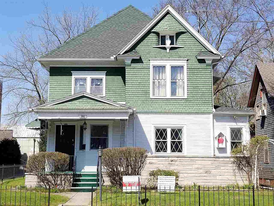 1st image of 131 Chapin St