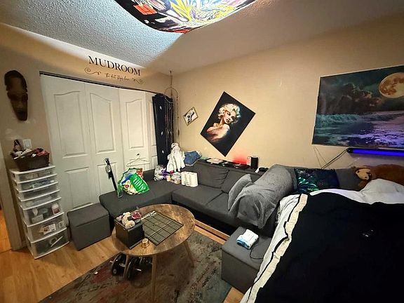 5th image of 4904 S 54th St #202