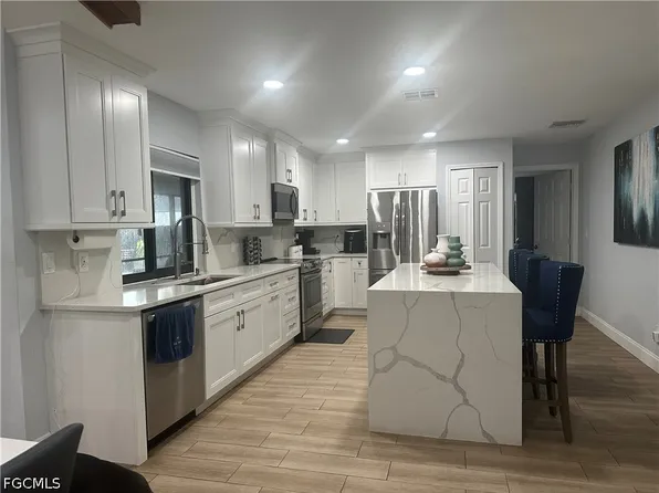 1626 SE 2nd St, Cape Coral, FL 33990