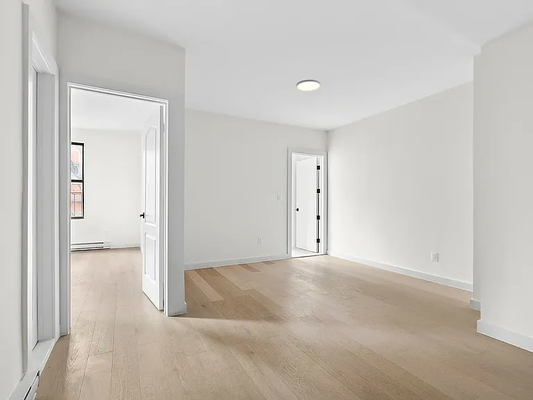 1875 Lexington Ave #4C — Photo 2