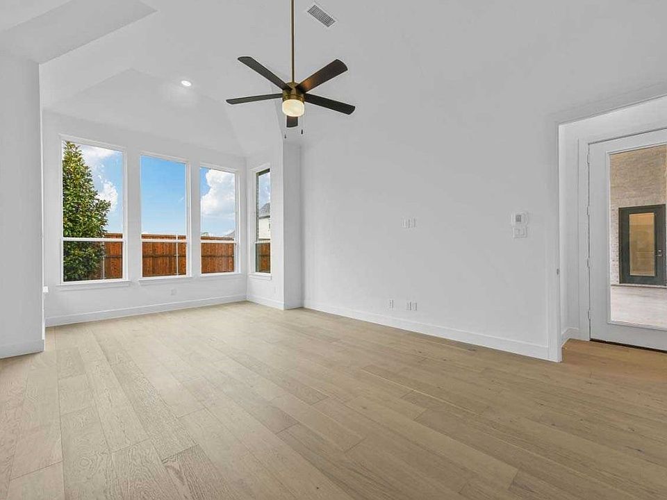 1st image of 606 Breton Dr