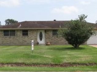 785 Bridgeview St, Bridge City, TX 77611