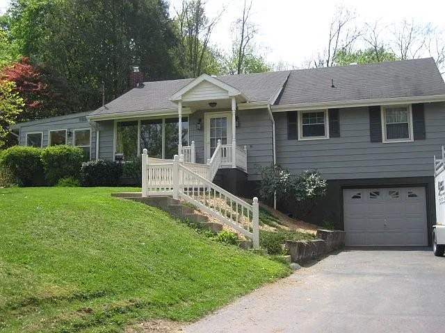 8 Scenic Dr — Photo 1