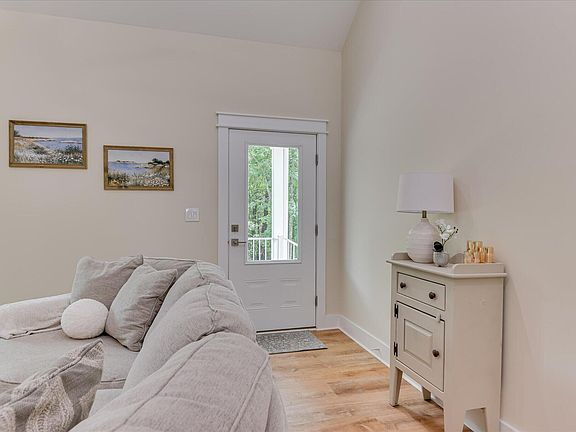 5th image of 272 Old Barnwell Rd