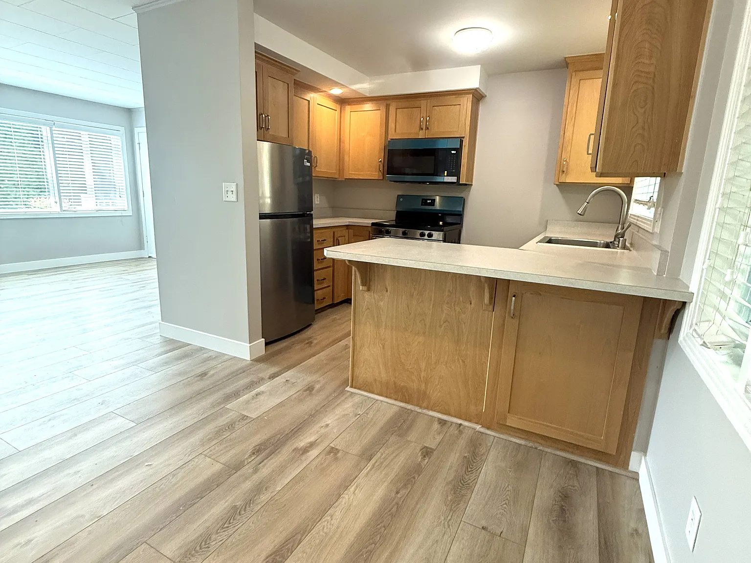 2 bed, 800 sqft, $1,895 — Photo 2