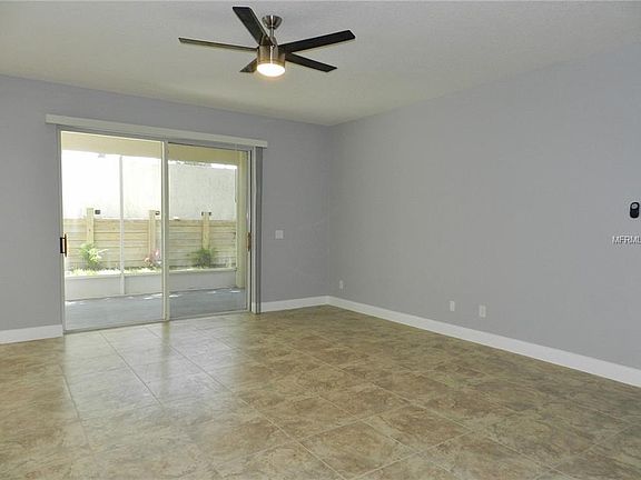 4th image of 809 Woodcarver Ln