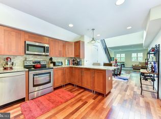 1424 L St SE APT 301, Washington, DC 20003