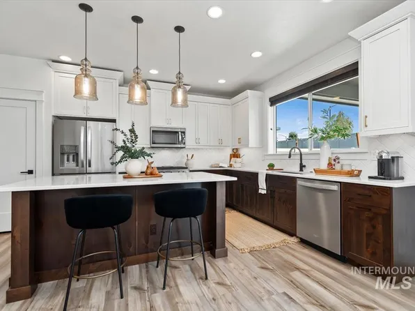 5897 W Riva Capri St, Meridian, ID 83646