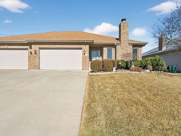 2nd image of 21380 Sea Ray Ln