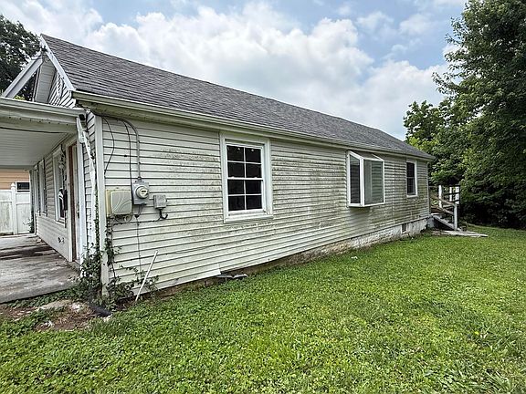 3rd image of 37 Goodridge Dr