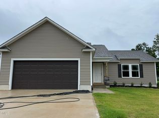 83 Oakfield Trace Dr, Four Oaks, NC 27524